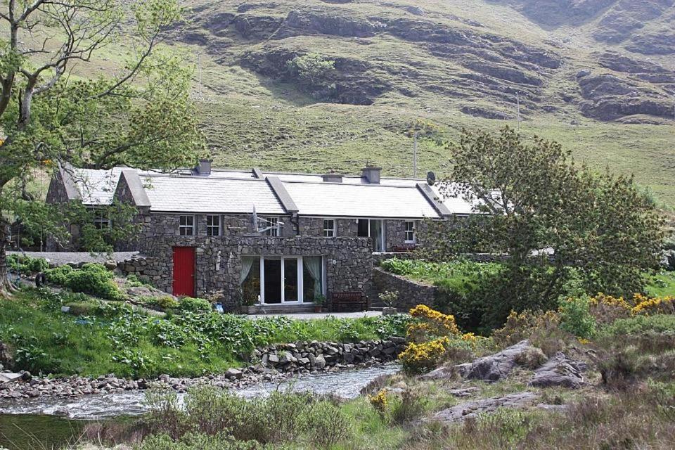 Delphi Lodge Cottages Leenaun Exterior foto